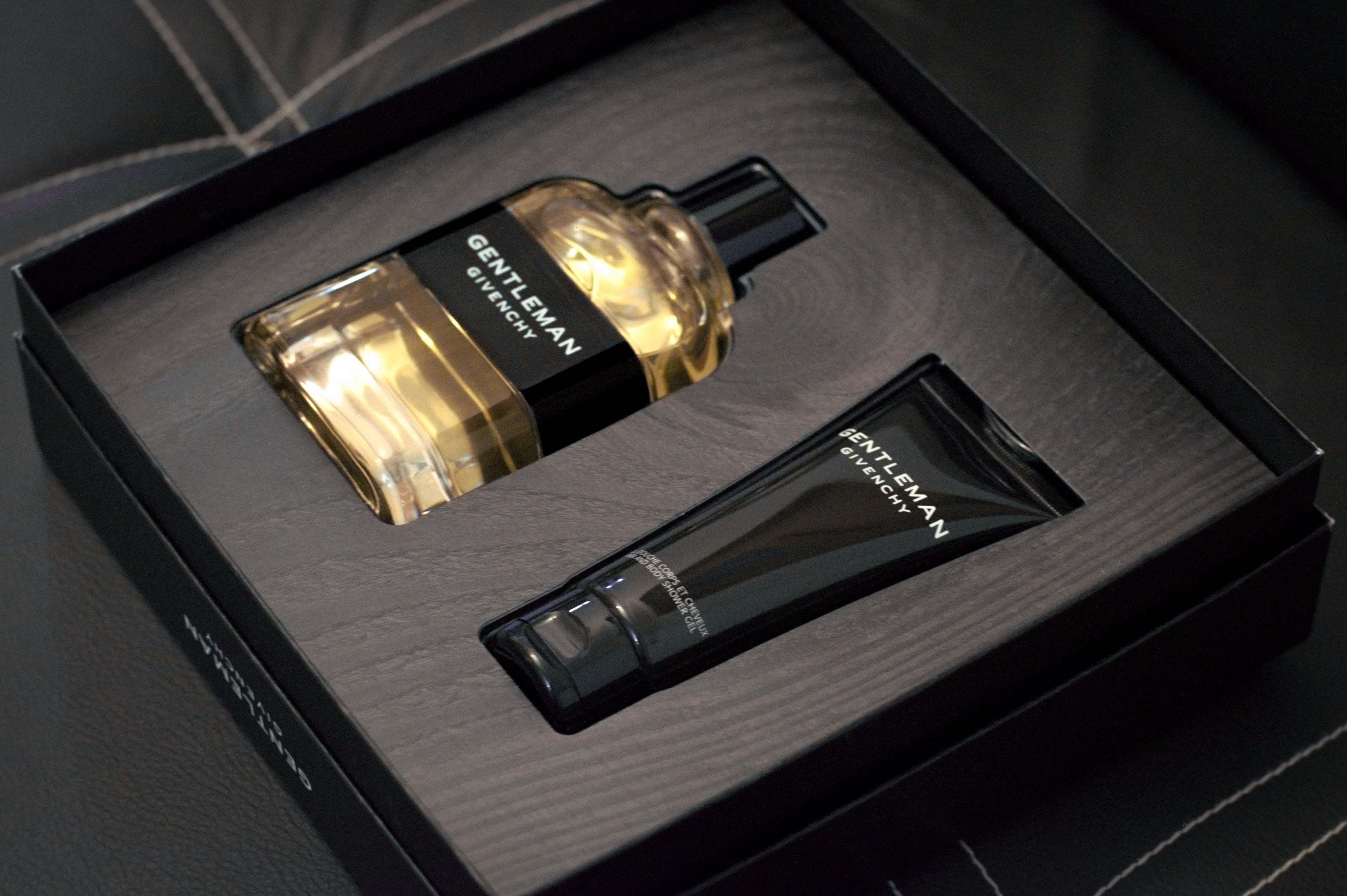 Set Gentleman Givenchy - EDT 100ml, 75ml Caballero